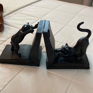 Cat book ends